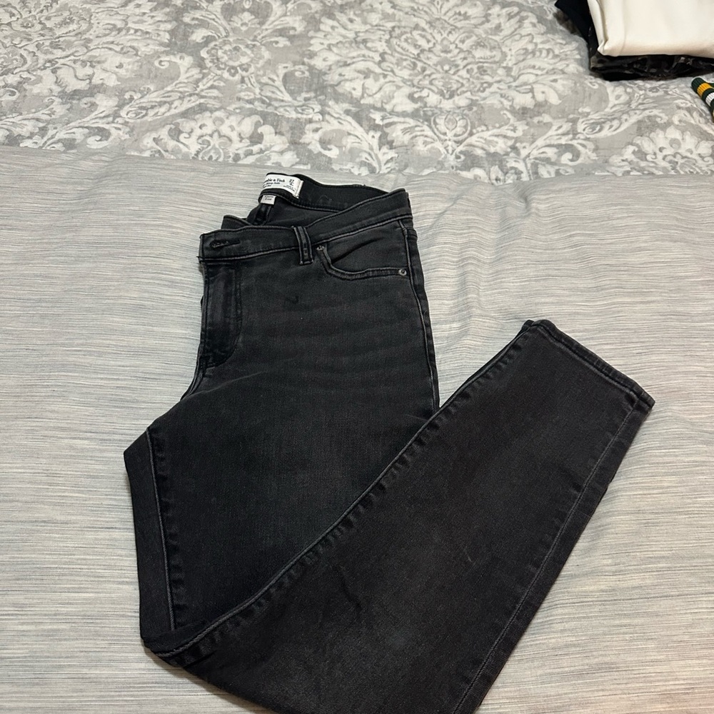 Black Skinny Jeans with Full Length and Belt Loops